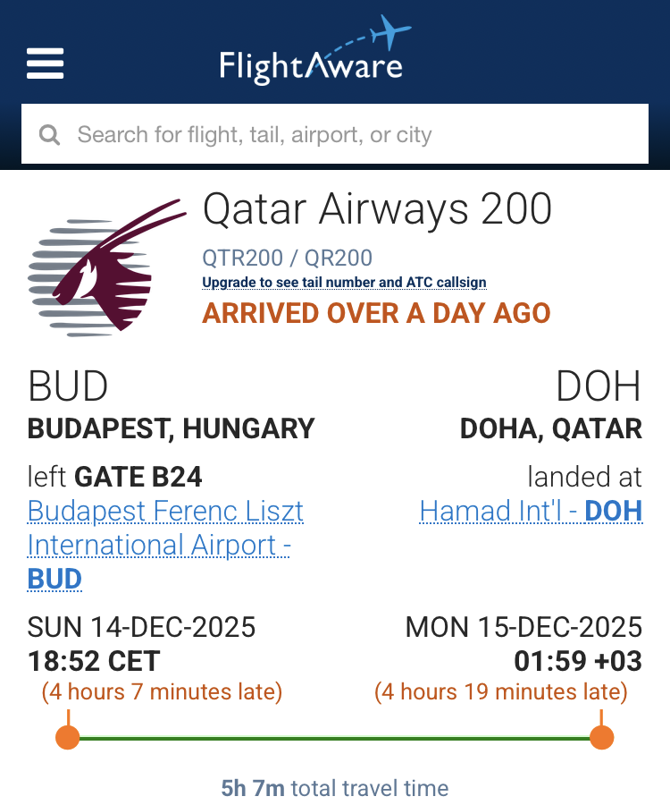 フライトトラッカーFlightAwareの画面。QR200は、出発が4時間7分遅れ、ドーハ到着が4時間19分遅れ